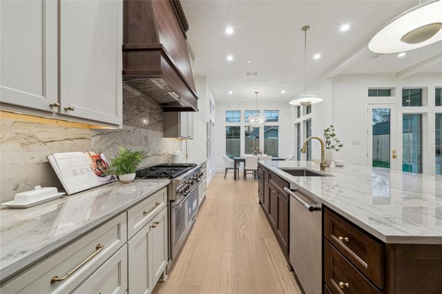 1614 Cheshire Lane, Houston, TX 77018