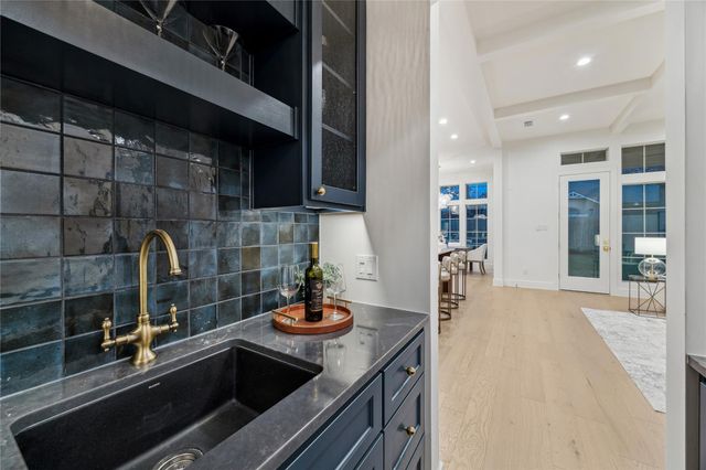 1614 Cheshire Lane, Houston, TX 77018