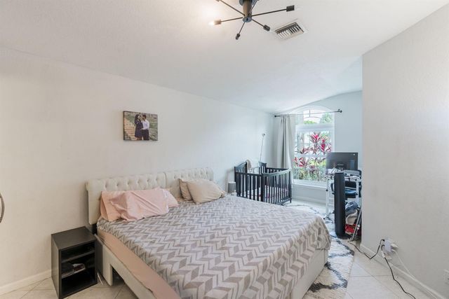 72 Paxford Lane, Boynton Beach, FL 33426