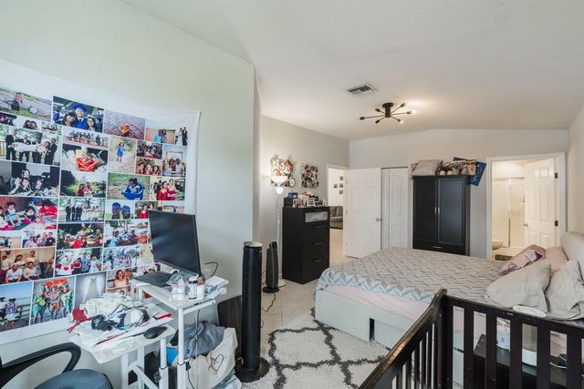 72 Paxford Lane, Boynton Beach, FL 33426