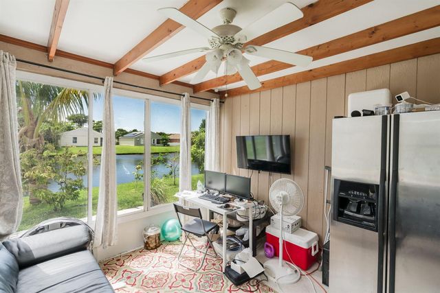 72 Paxford Lane, Boynton Beach, FL 33426