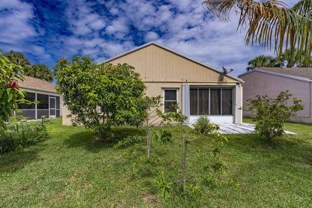72 Paxford Lane, Boynton Beach, FL 33426