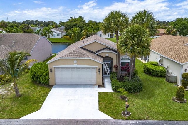72 Paxford Lane, Boynton Beach, FL 33426
