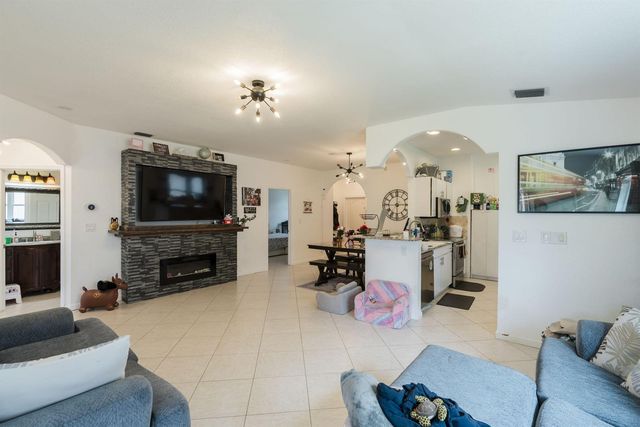 72 Paxford Lane, Boynton Beach, FL 33426