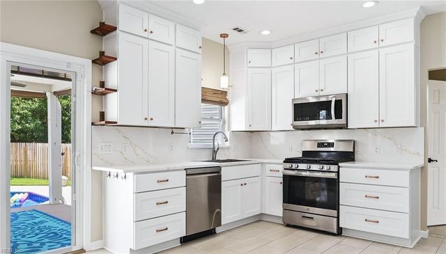 9559 Bay Point DR, Norfolk, VA 23518