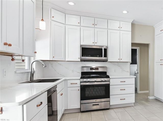 9559 Bay Point DR, Norfolk, VA 23518