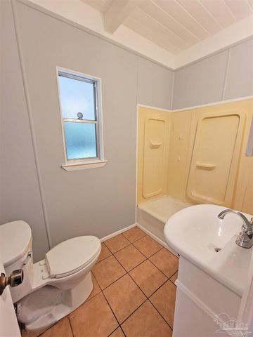 102 Tennessee Dr, Pensacola, FL 32505