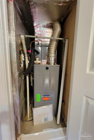 102 Tennessee Dr, Pensacola, FL 32505