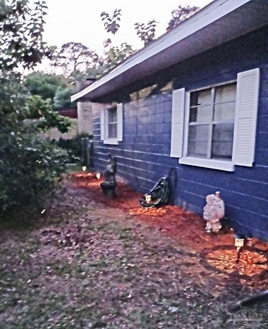 102 Tennessee Dr, Pensacola, FL 32505