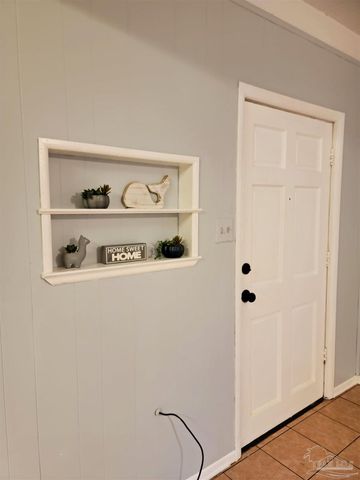 102 Tennessee Dr, Pensacola, FL 32505