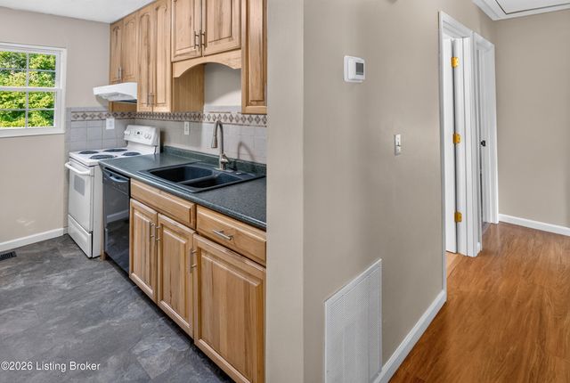 4601 Logby Pl, Louisville, KY 40272