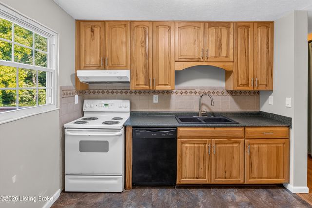 4601 Logby Pl, Louisville, KY 40272