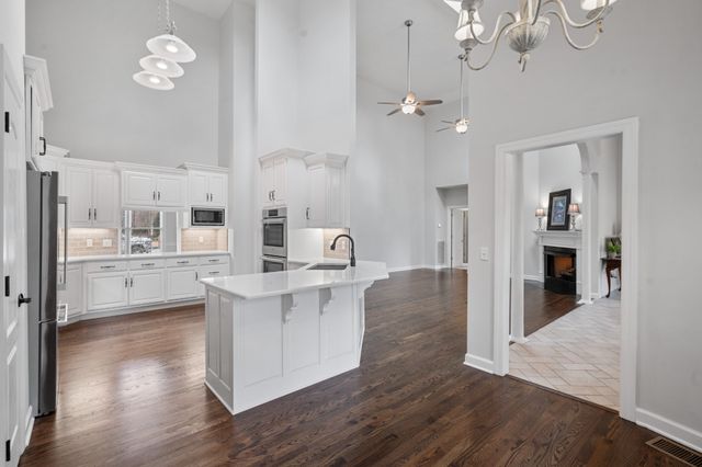 514 Lexington Dr, Lebanon, TN 37087