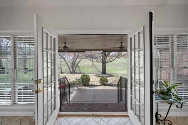 514 Lexington Dr, Lebanon, TN 37087