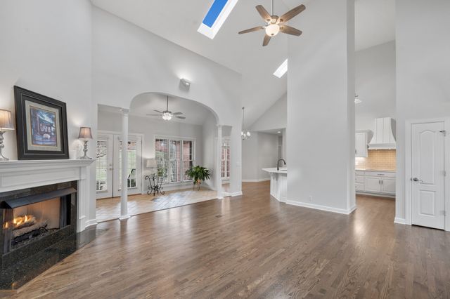 514 Lexington Dr, Lebanon, TN 37087