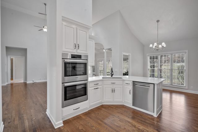 514 Lexington Dr, Lebanon, TN 37087