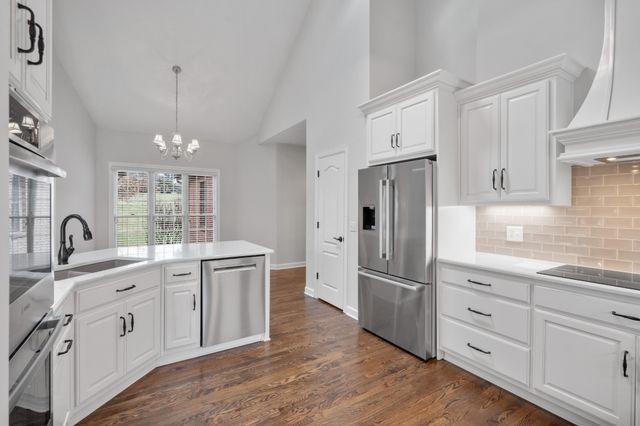 514 Lexington Dr, Lebanon, TN 37087