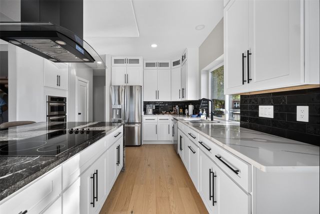 3007 Waterway Court, Arlington, TX 76012