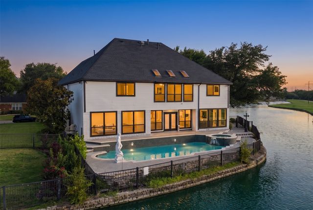 3007 Waterway Court, Arlington, TX 76012