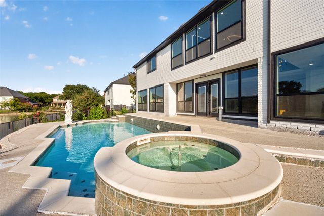 3007 Waterway Court, Arlington, TX 76012