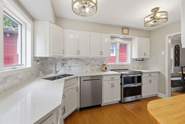 263 Hill Avenue, Glen Ellyn, IL 60137