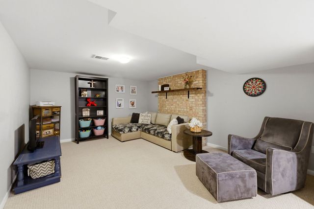 263 Hill Avenue, Glen Ellyn, IL 60137