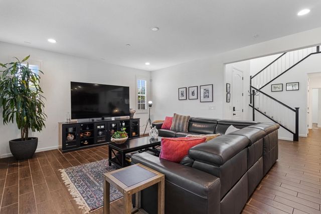 7152 Greenford Way, Roseville, CA 95747