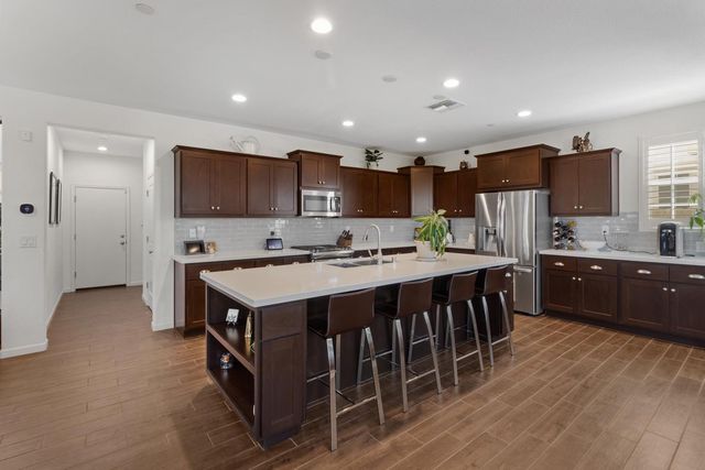 7152 Greenford Way, Roseville, CA 95747