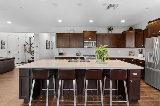 7152 Greenford Way, Roseville, CA 95747