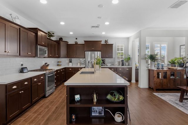 7152 Greenford Way, Roseville, CA 95747