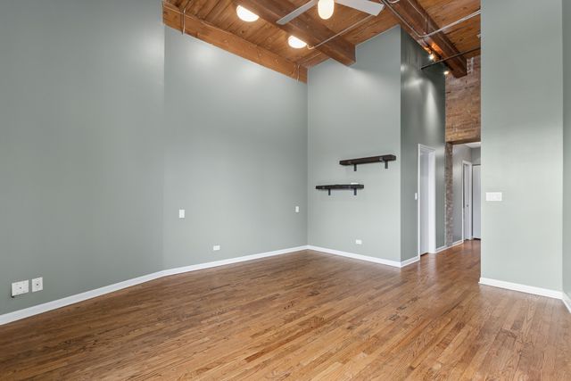 525 W Superior Street 325, Chicago, IL 60654