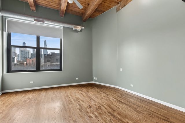 525 W Superior Street 325, Chicago, IL 60654