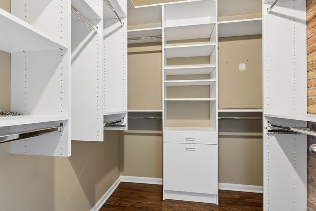 525 W Superior Street 325, Chicago, IL 60654