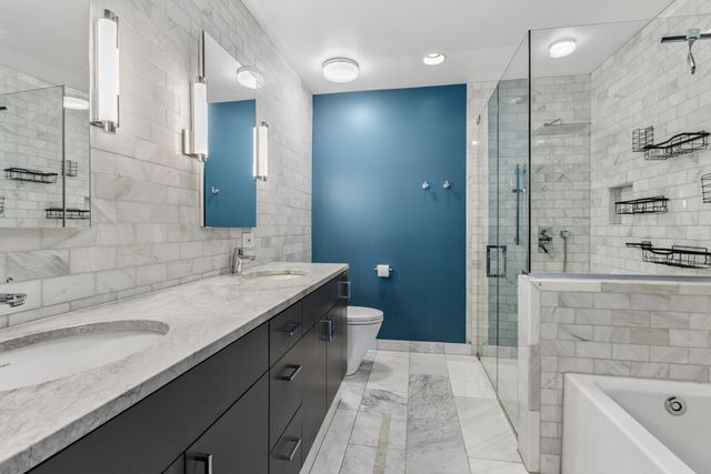 525 W Superior Street 325, Chicago, IL 60654