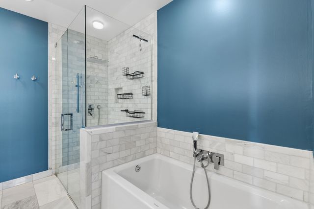 525 W Superior Street 325, Chicago, IL 60654