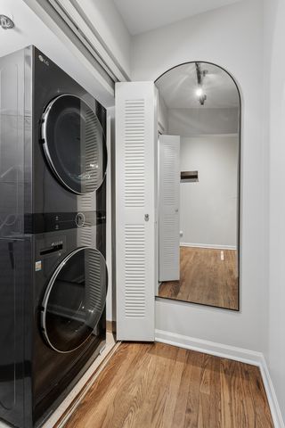 525 W Superior Street 325, Chicago, IL 60654