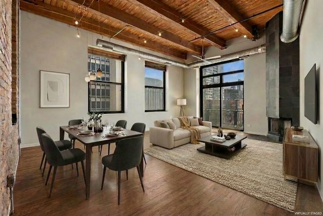 525 W Superior Street 325, Chicago, IL 60654