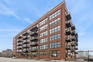525 W Superior Street 325, Chicago, IL 60654