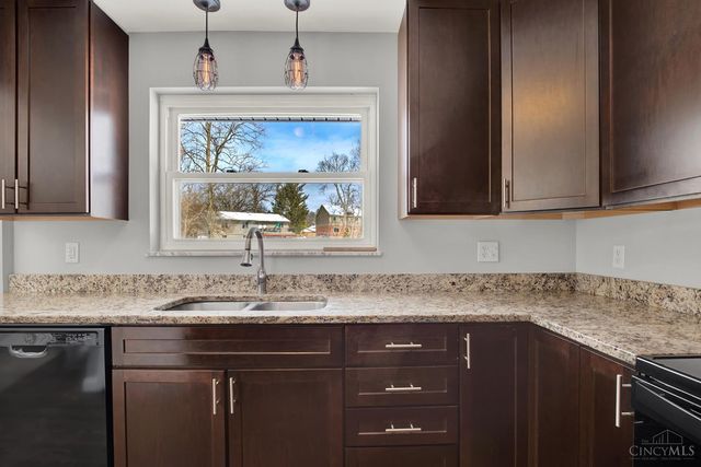 752 Louanne Lane, Miami Twp, OH 45140