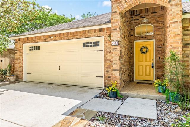 123 Latigo Ln, Boerne, TX 78006