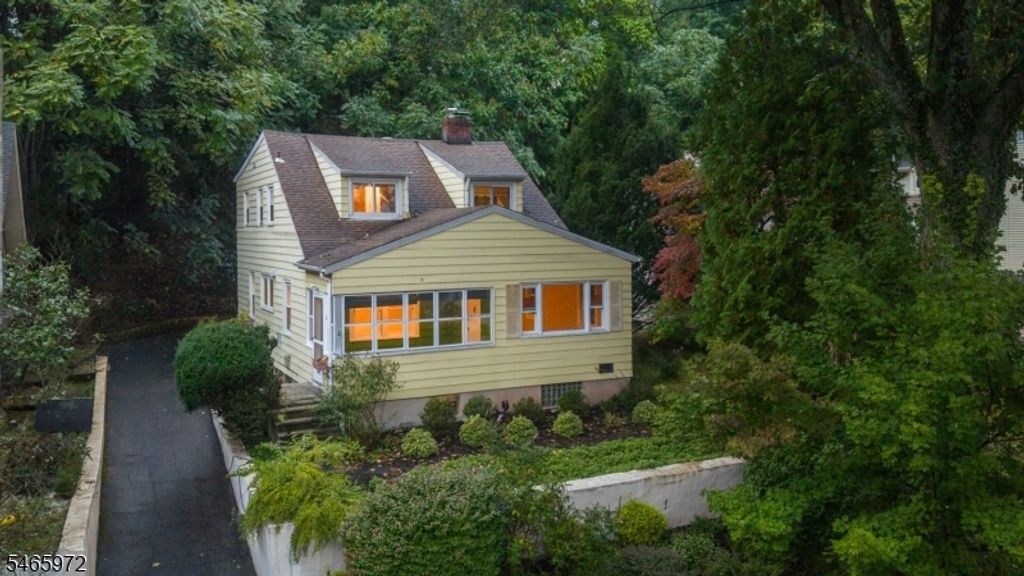 18 Halsted St, Verona Twp., NJ 07044 — exterior