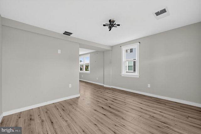 833 W 2ND ST, Florence, NJ 08518