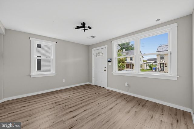 833 W 2ND ST, Florence, NJ 08518