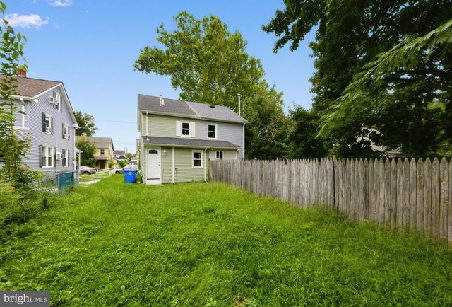 833 W 2ND ST, Florence, NJ 08518
