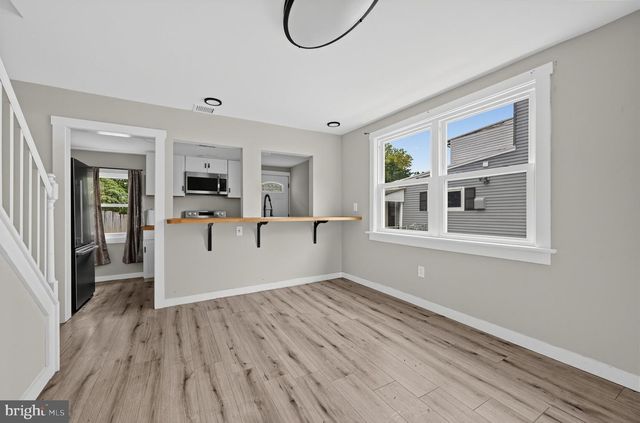 833 W 2ND ST, Florence, NJ 08518