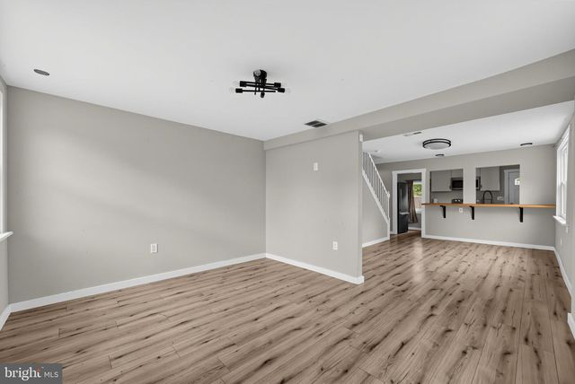 833 W 2ND ST, Florence, NJ 08518