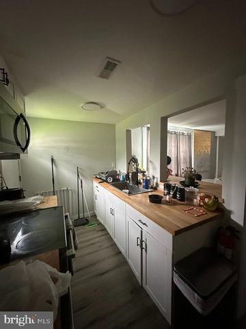 833 W 2ND ST, Florence, NJ 08518