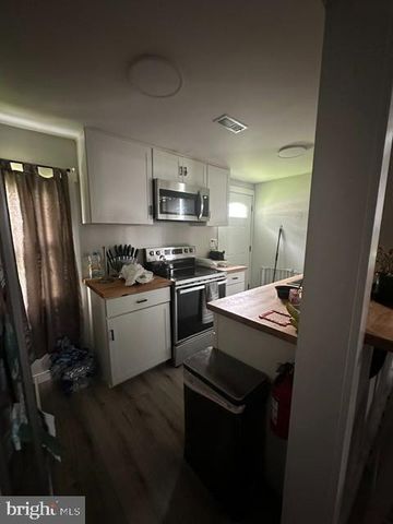 833 W 2ND ST, Florence, NJ 08518
