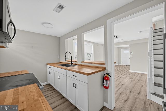 833 W 2ND ST, Florence, NJ 08518