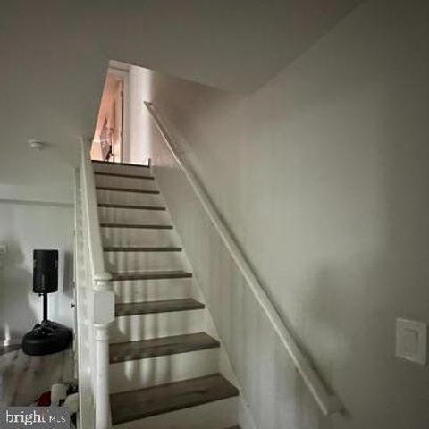 833 W 2ND ST, Florence, NJ 08518